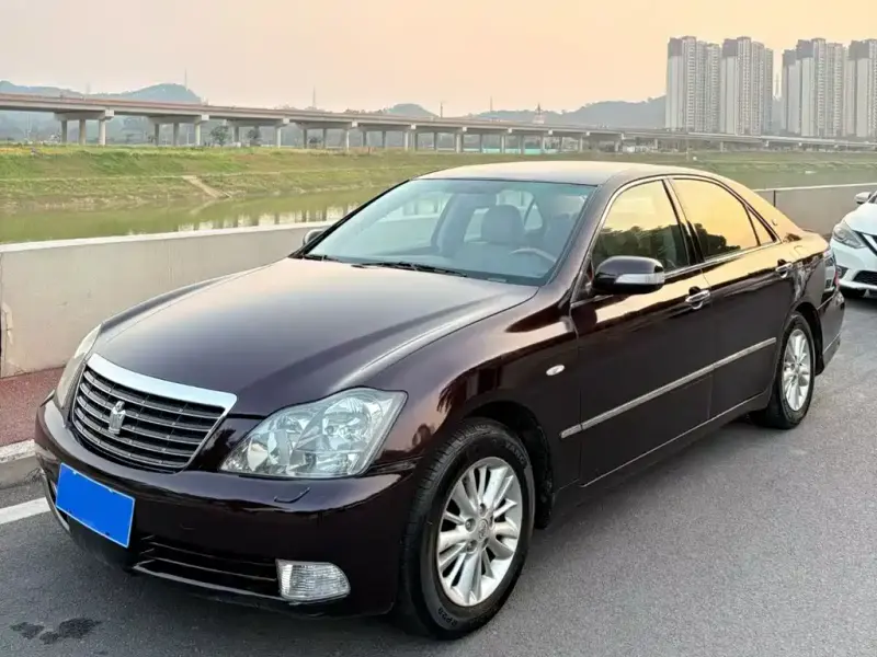 Toyota Crown, 2006