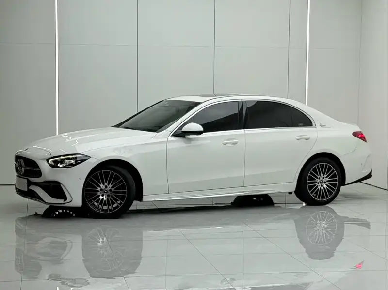 Mercedes-Benz C-Class, 2022
