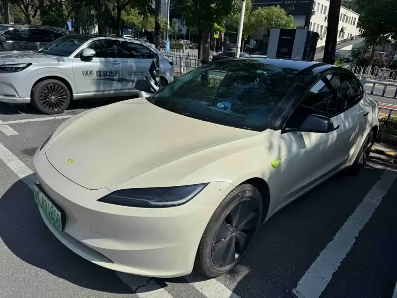 Tesla Model 3, 2023