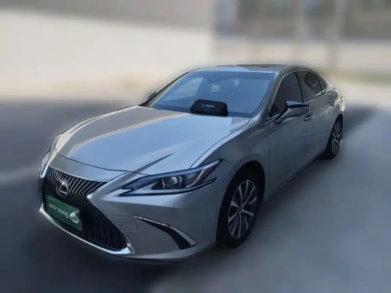 Lexus ES, 2021