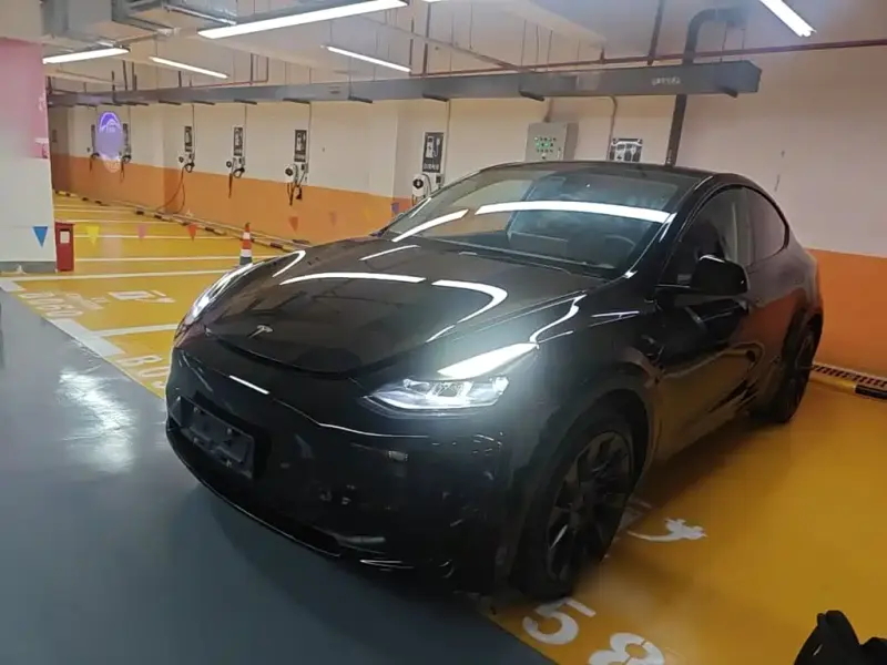 Tesla Model Y, 2023
