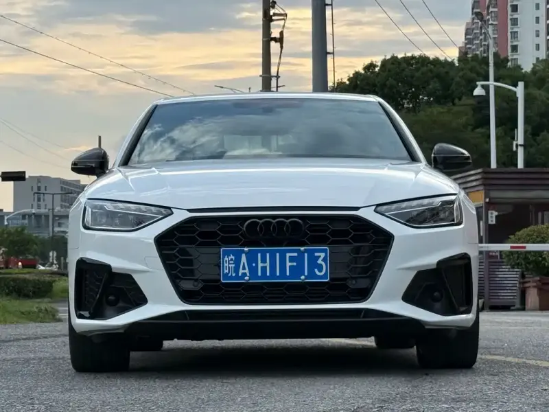 Audi A4L, 2023
