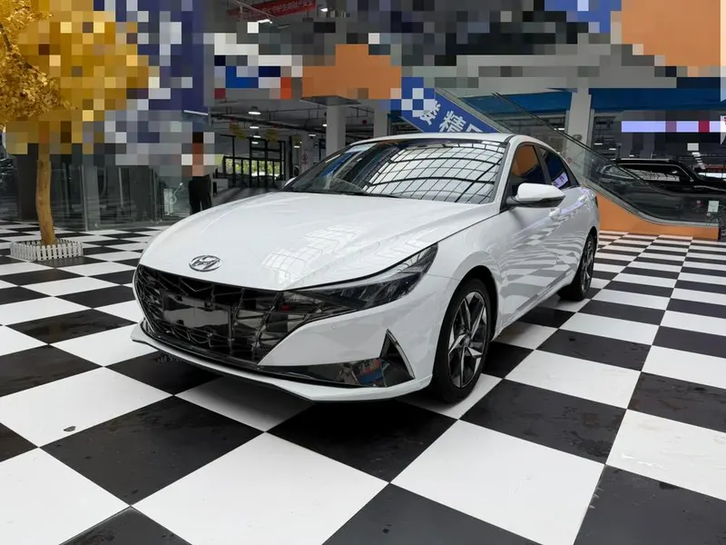 Hyundai Elantra, 2022