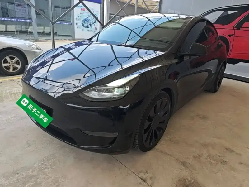 Tesla Model Y, 2022