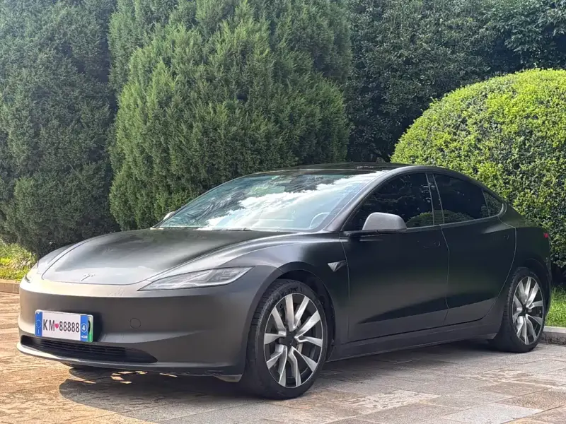 Tesla Model 3, 2024