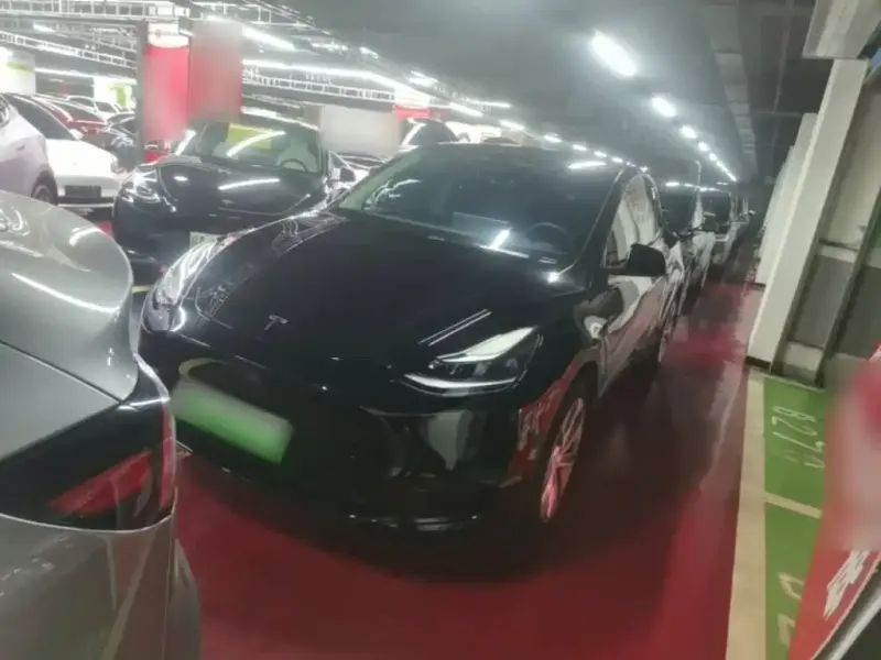 Tesla Model Y, 2023