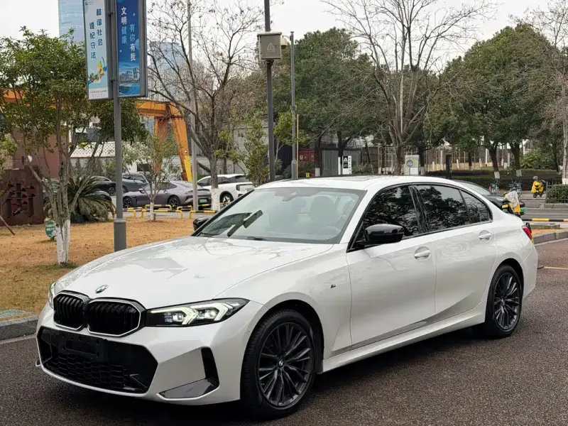 BMW 3 Series, 2023