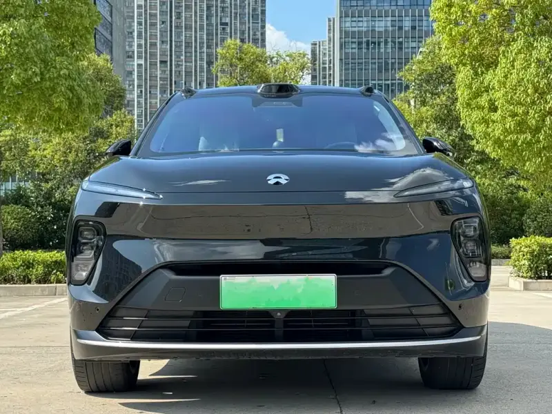 NIO ES8, 2025