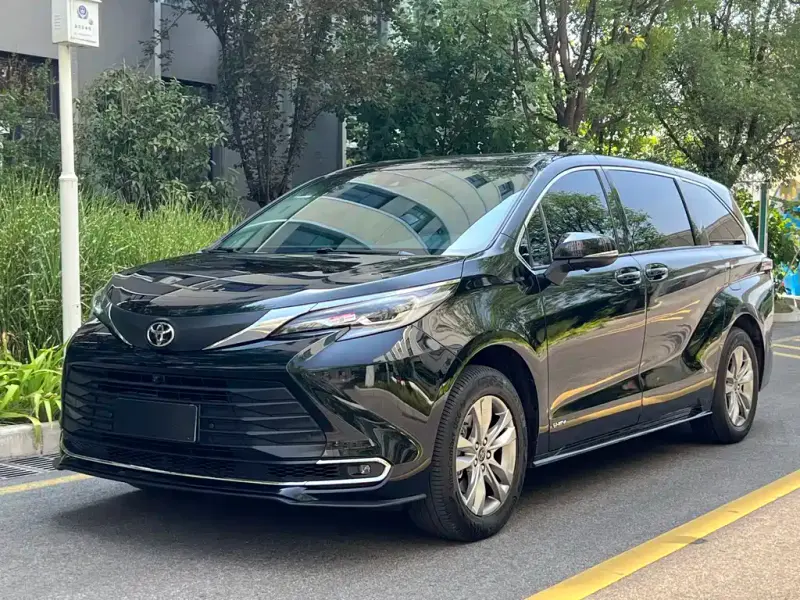 Toyota Sienna, 2024