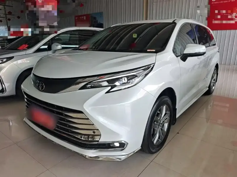 Toyota Sienna, 2025