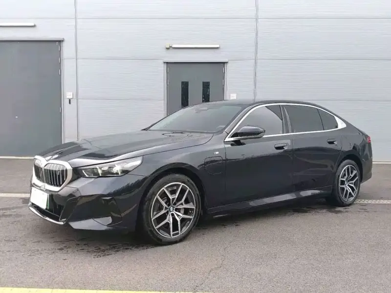 BMW i5, 2025