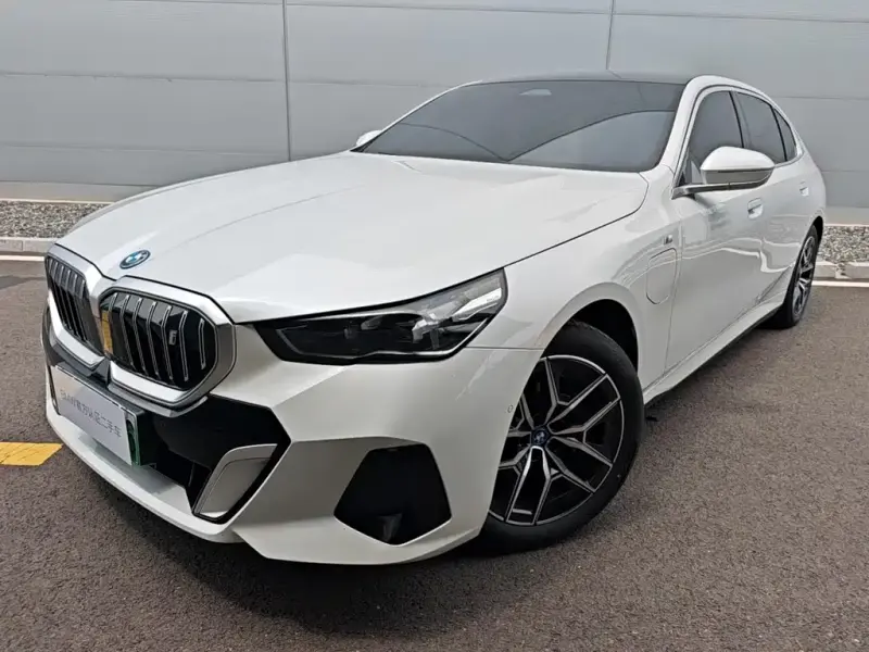 BMW i5, 2025