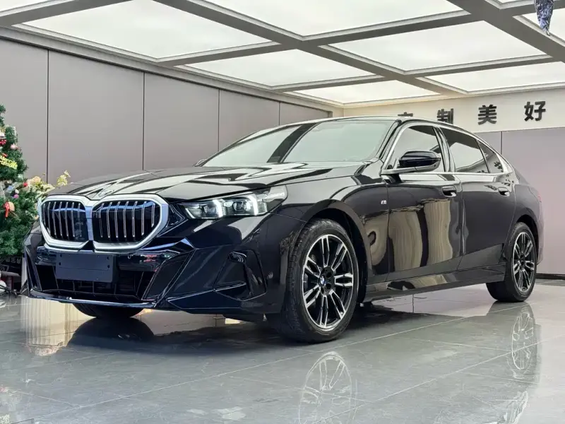 BMW 5 Series, 2025