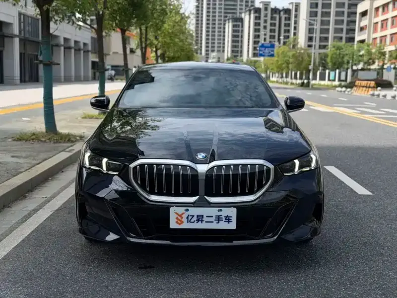 BMW 5 Series, 2025