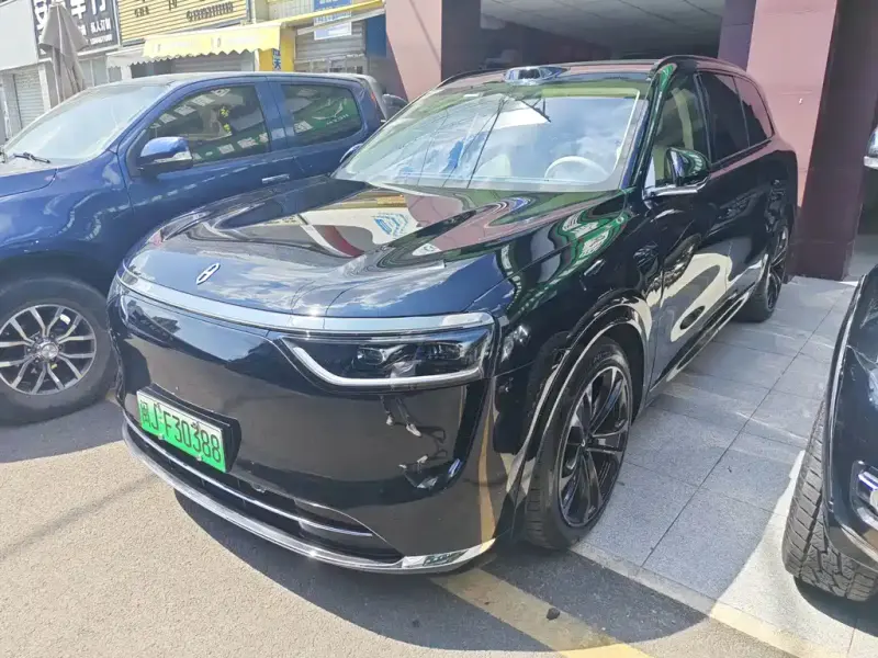 AITO M8, 2025