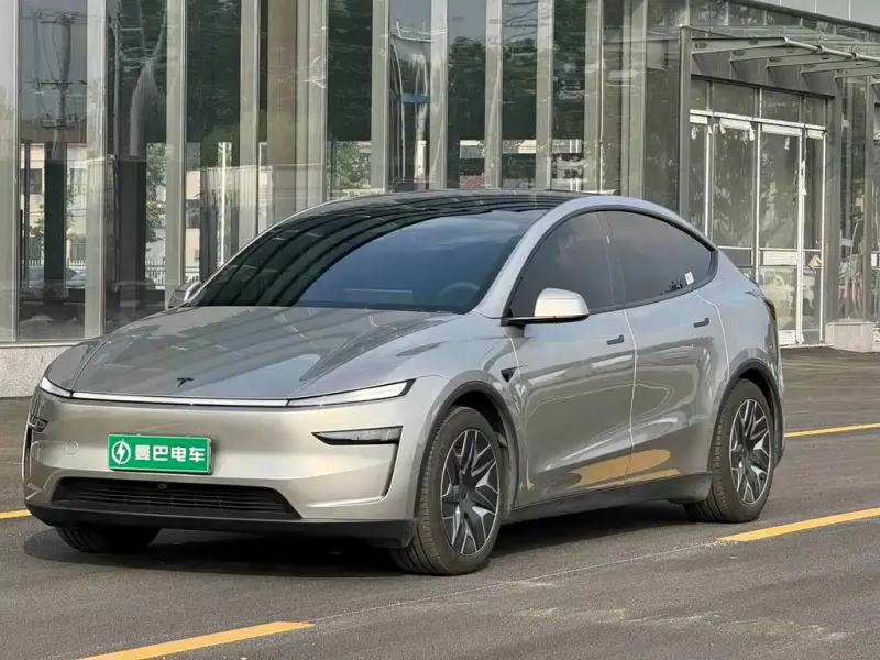 Tesla Model Y L, 2025
