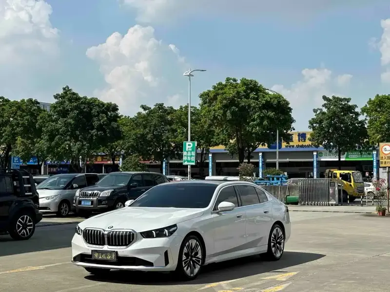 BMW 5 Series, 2024