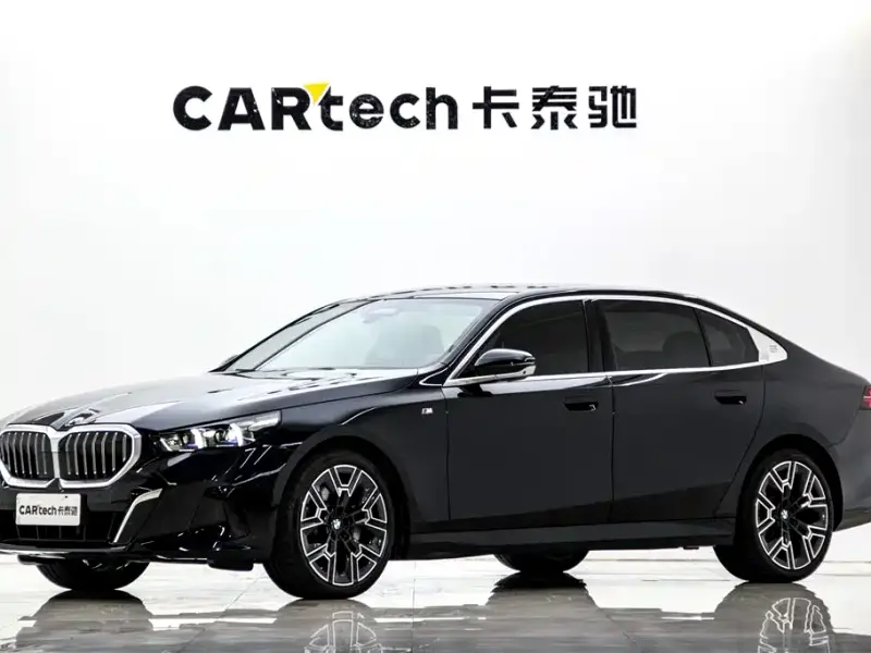 BMW 5 Series, 2025