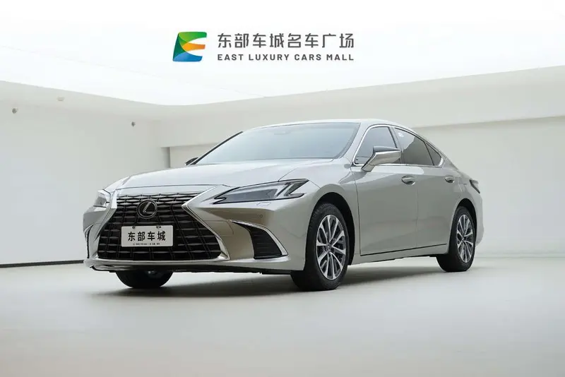 Lexus ES, 2025
