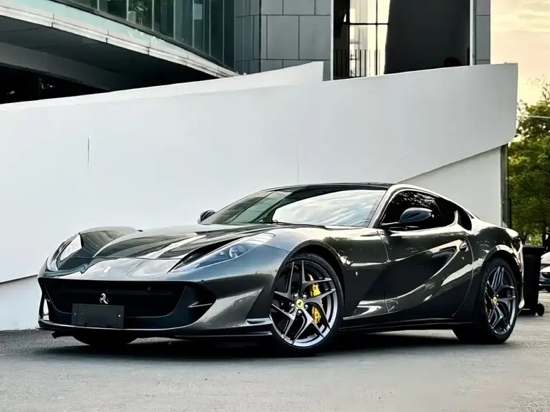 Ferrari 812, 2019