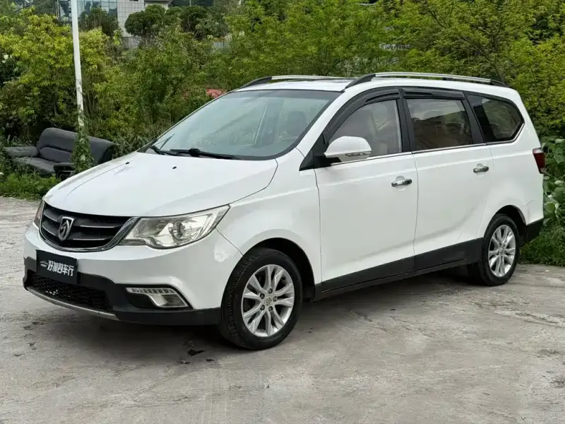 Baojun 730, 2015