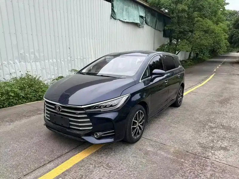 BYD MAX, 2018