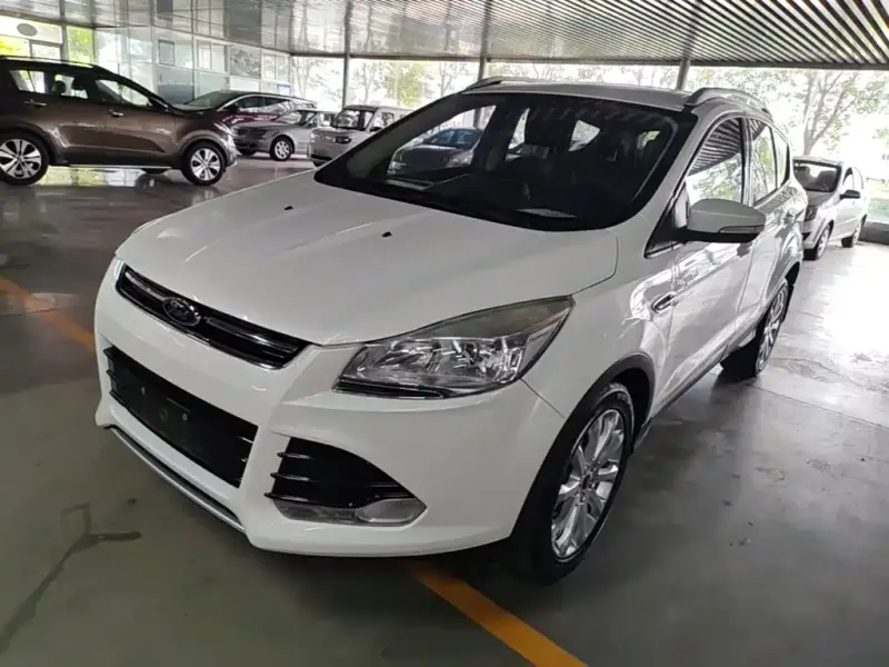 Ford Kuga, 2015