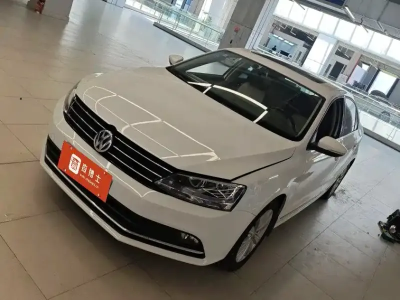 Volkswagen Sagitar, 2015
