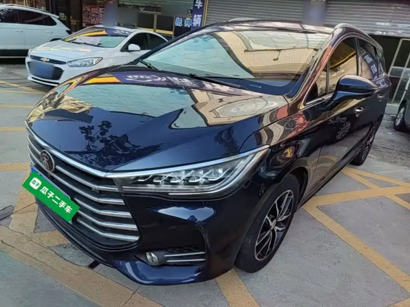 BYD MAX, 2018