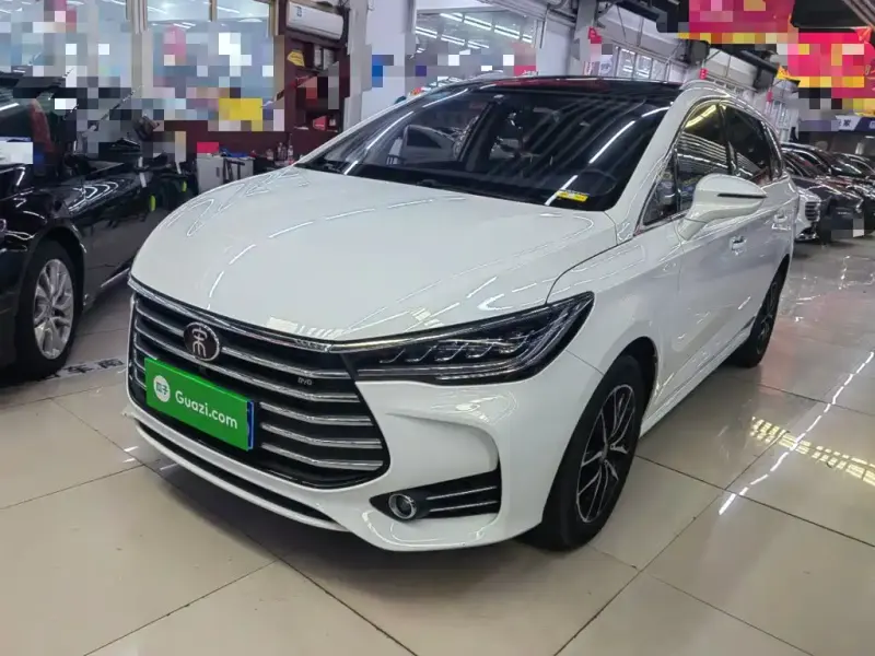 BYD MAX, 2017