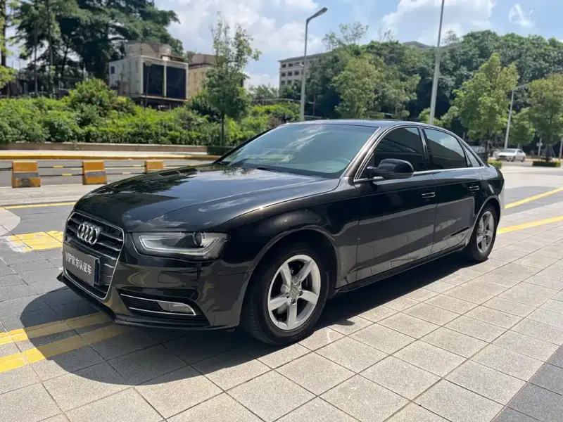 Audi A4L, 2012