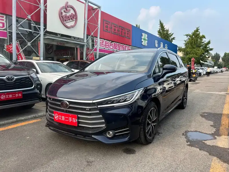 BYD MAX, 2018