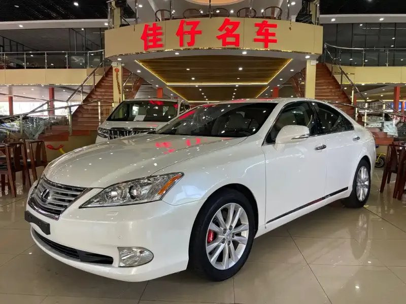 Lexus ES, 2010