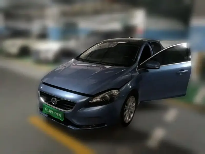 Volvo V40, 2016