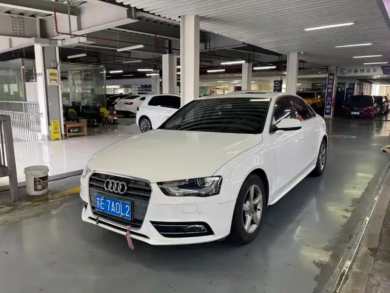 Audi A4L, 2015