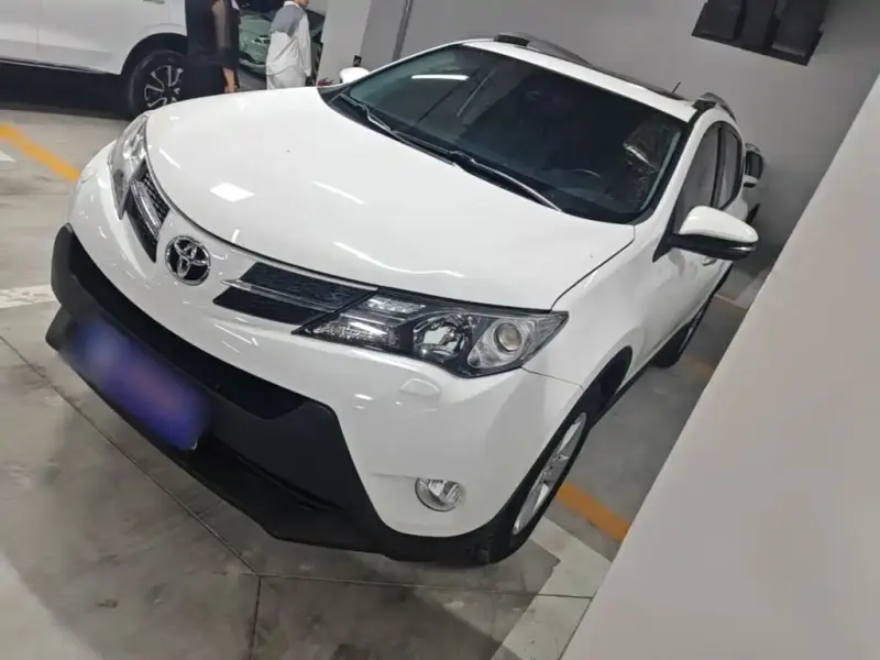 Toyota RAV4, 2015