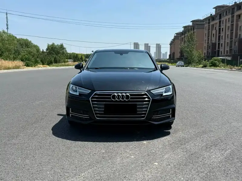 Audi A4L, 2018