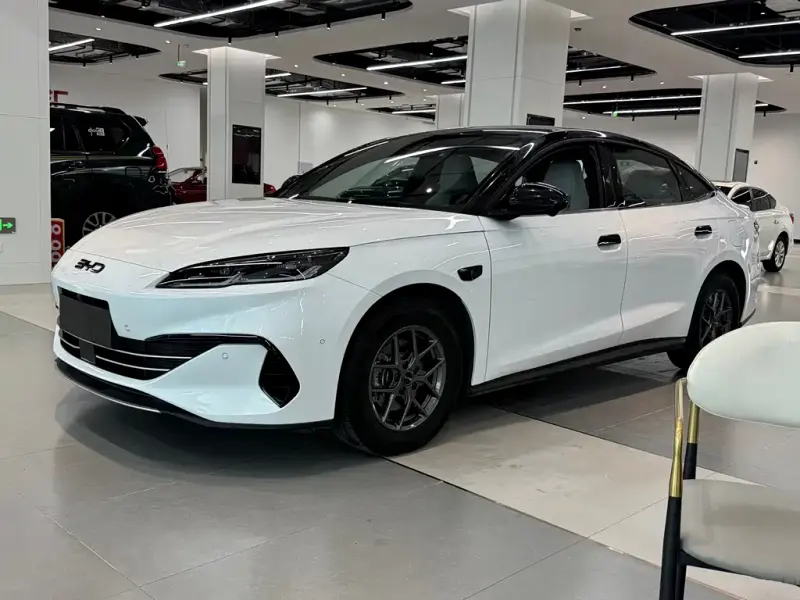 BYD 06, 2025