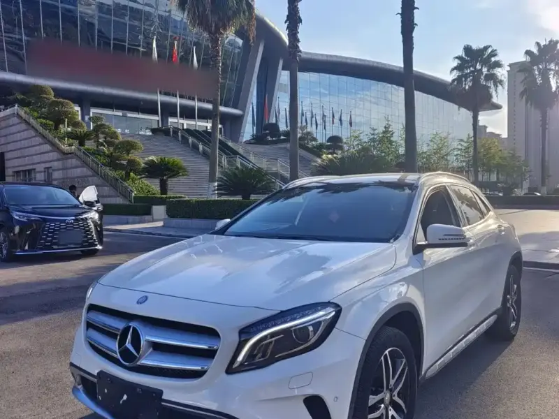 Mercedes-Benz GLA, 2016