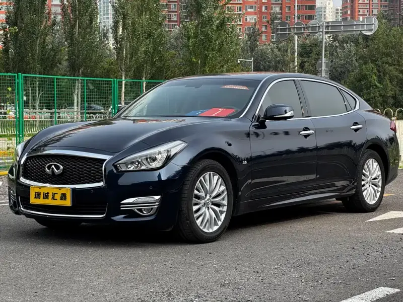 Infiniti Q70, 2017