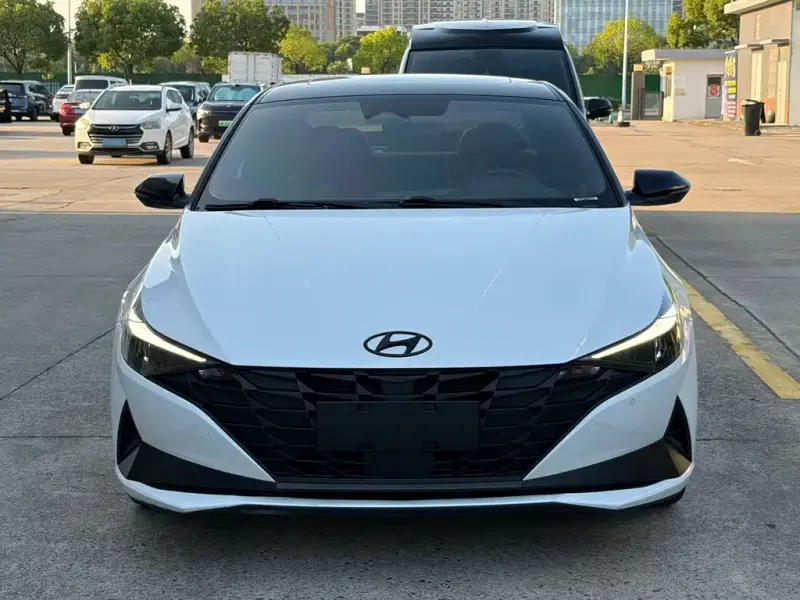 Hyundai Elantra, 2023