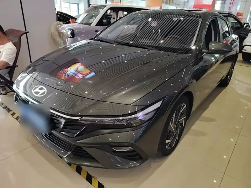 Hyundai Elantra, 2024