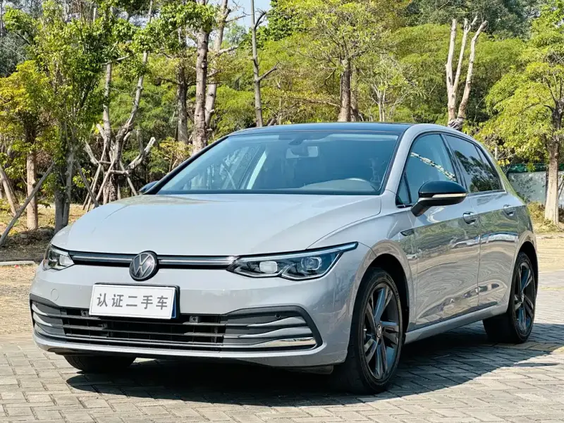 Volkswagen Golf, 2022