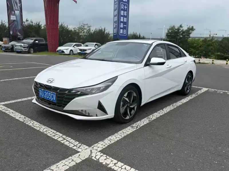Hyundai Elantra, 2022