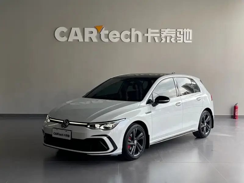 Volkswagen Golf, 2022