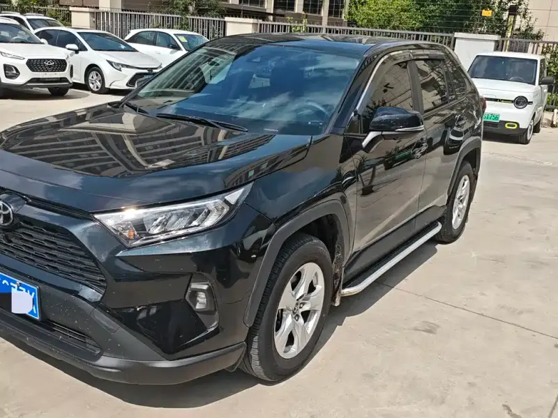Toyota RAV4, 2023