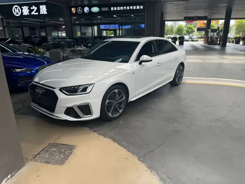 Audi A4L, 2021