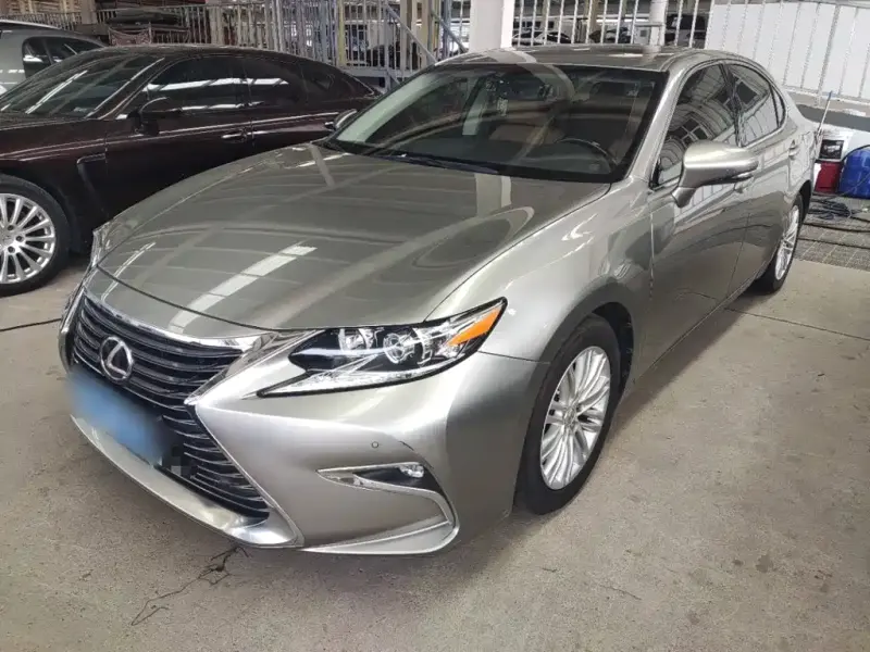 Lexus ES, 2018