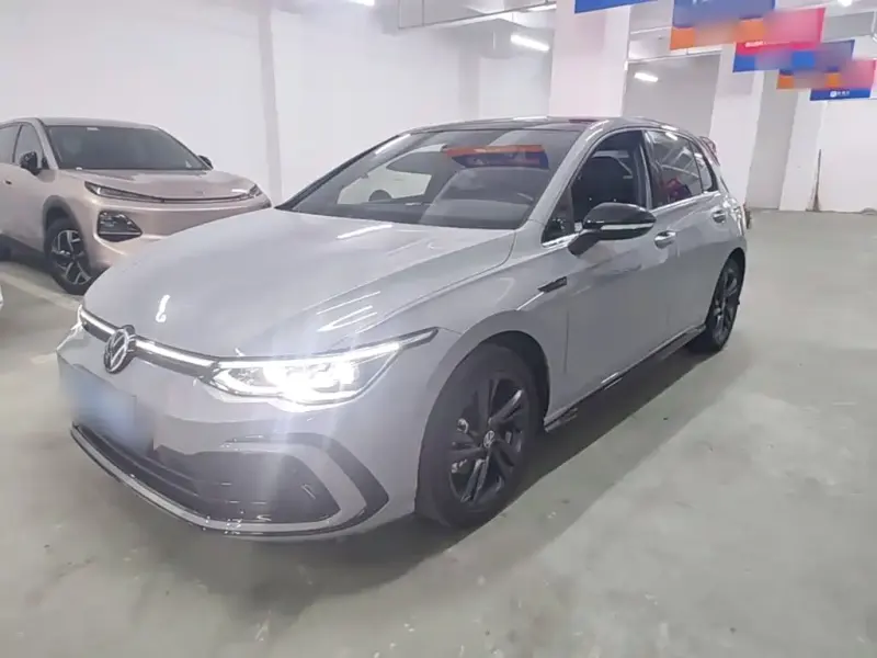 Volkswagen Golf, 2024