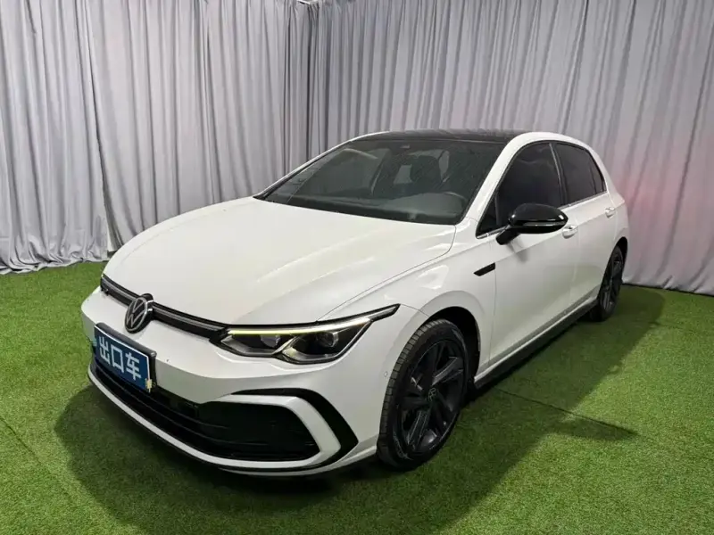 Volkswagen Golf, 2022